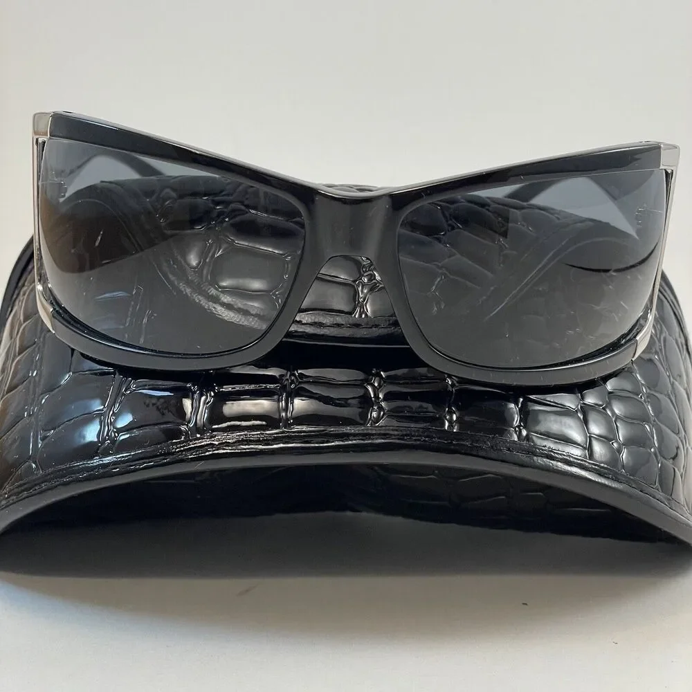 Vogue Sunglasses Women’s Black Silver VO2406S 67-16 W44/87 Mob Wife/Girl Boss